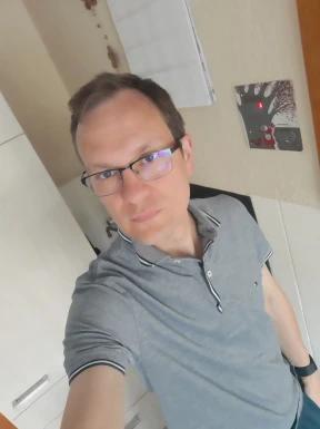 <span>René, 38</span>&nbsp;<span style='width: 25px; height: 16px; float: right; background-image: url(/bitmaps/flags_small/DE.PNG)'>&nbsp;</span><br><span>Platz, ドイツ</span>&nbsp;<input type='button' class='joinbtn' style='float: right' value='JOIN NOW' />