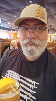 <span>Fred, 55</span> <span style='width: 25px; height: 16px; float: right; background-image: url(/bitmaps/flags_small/US.PNG)'> </span><br><span>Watford, Estados Unidos de América</span> <input type='button' class='joinbtn' style='float: right' value='JOIN NOW' />